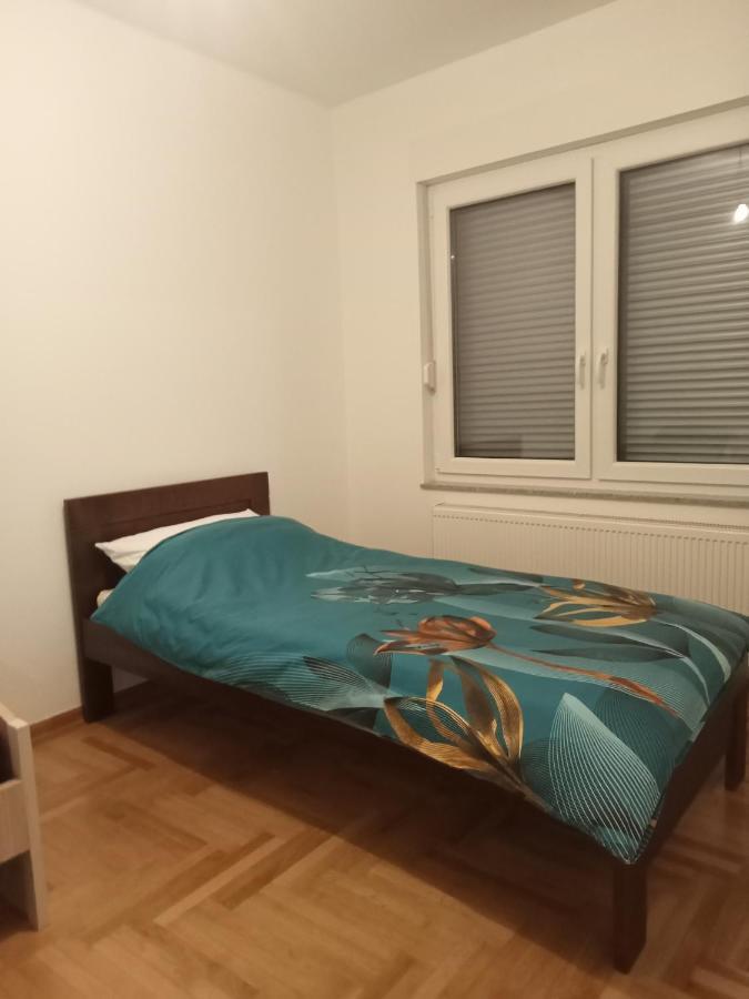 Rooms Near The Airport 塞拉耶佛 外观 照片