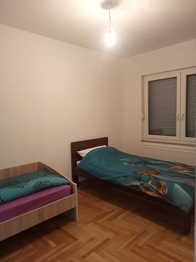 Rooms Near The Airport 塞拉耶佛 外观 照片