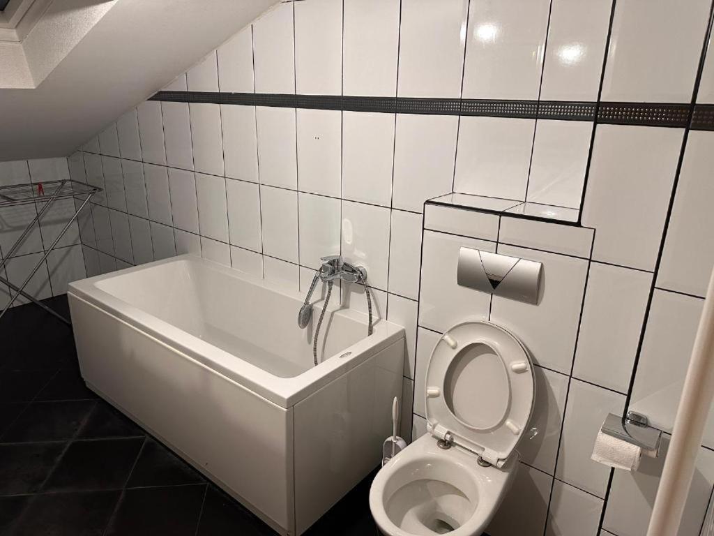 Rooms Near The Airport 塞拉耶佛 外观 照片