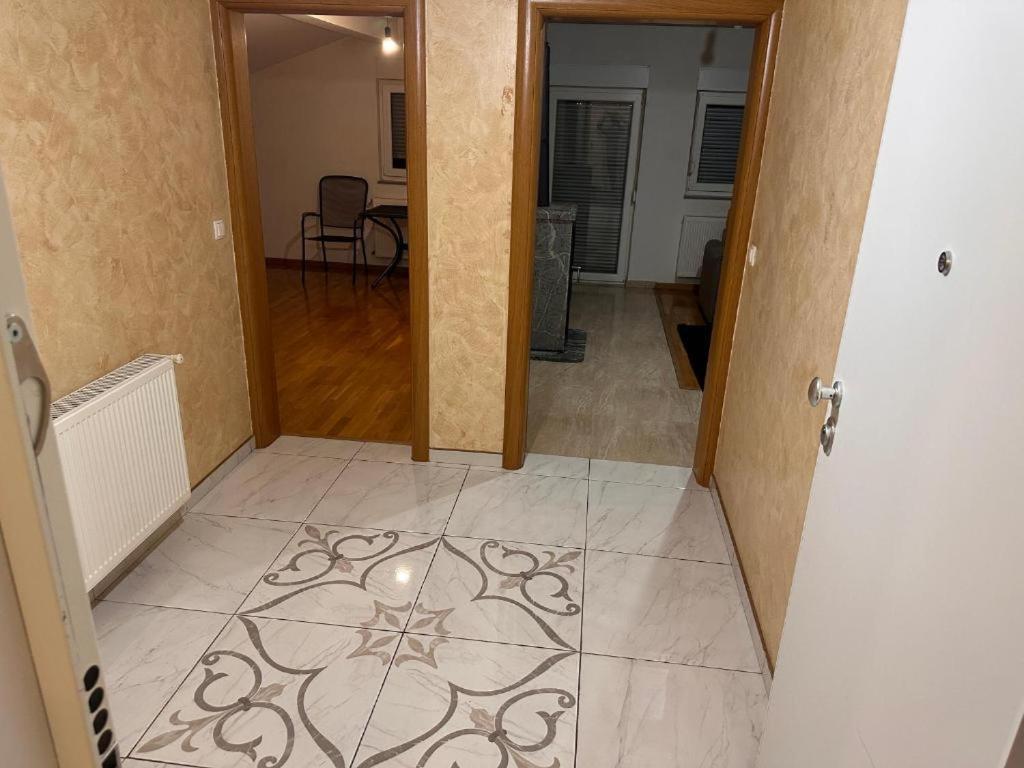 Rooms Near The Airport 塞拉耶佛 外观 照片